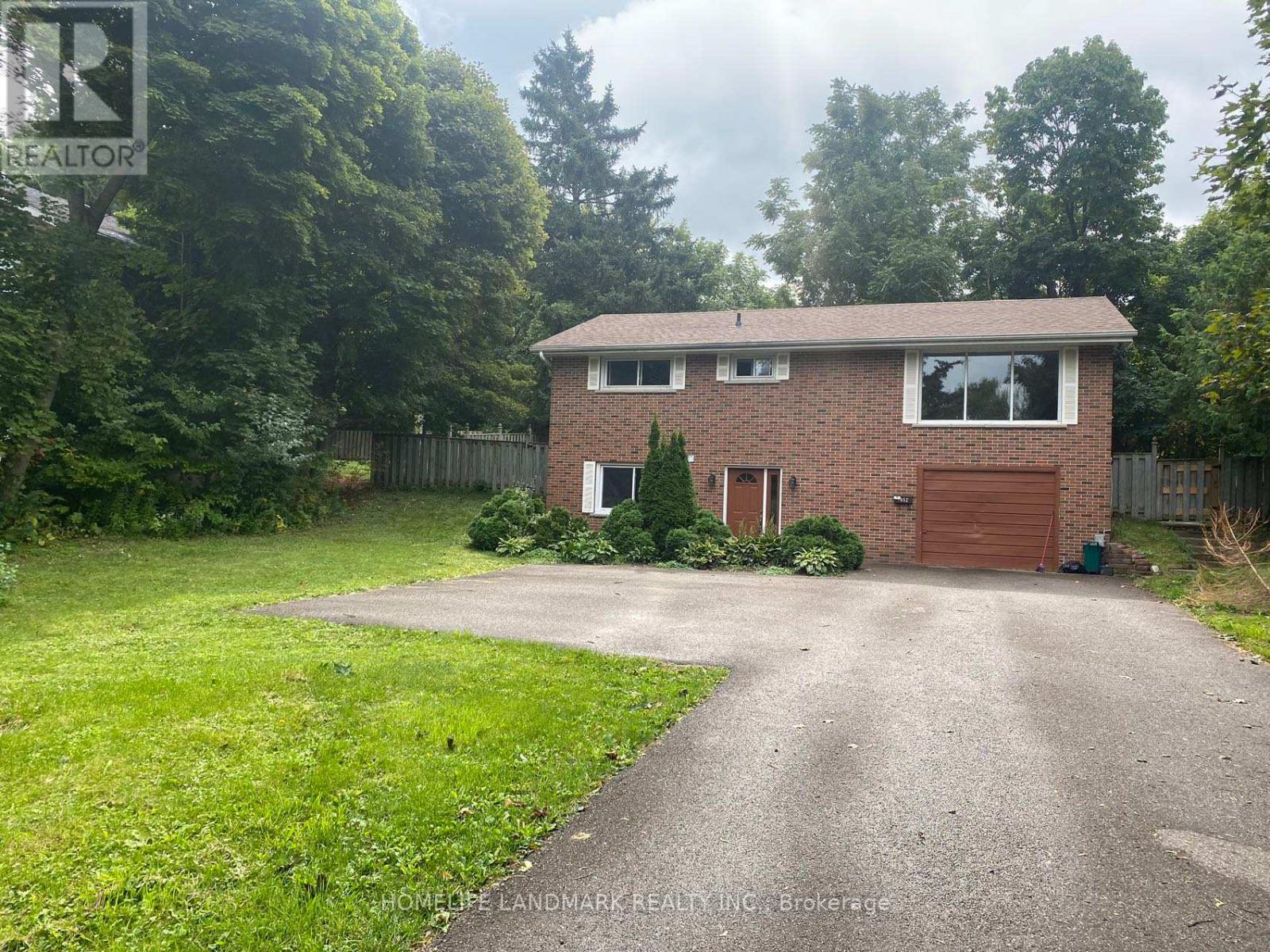 1052 ELGIN STREET, Newmarket, Ontario