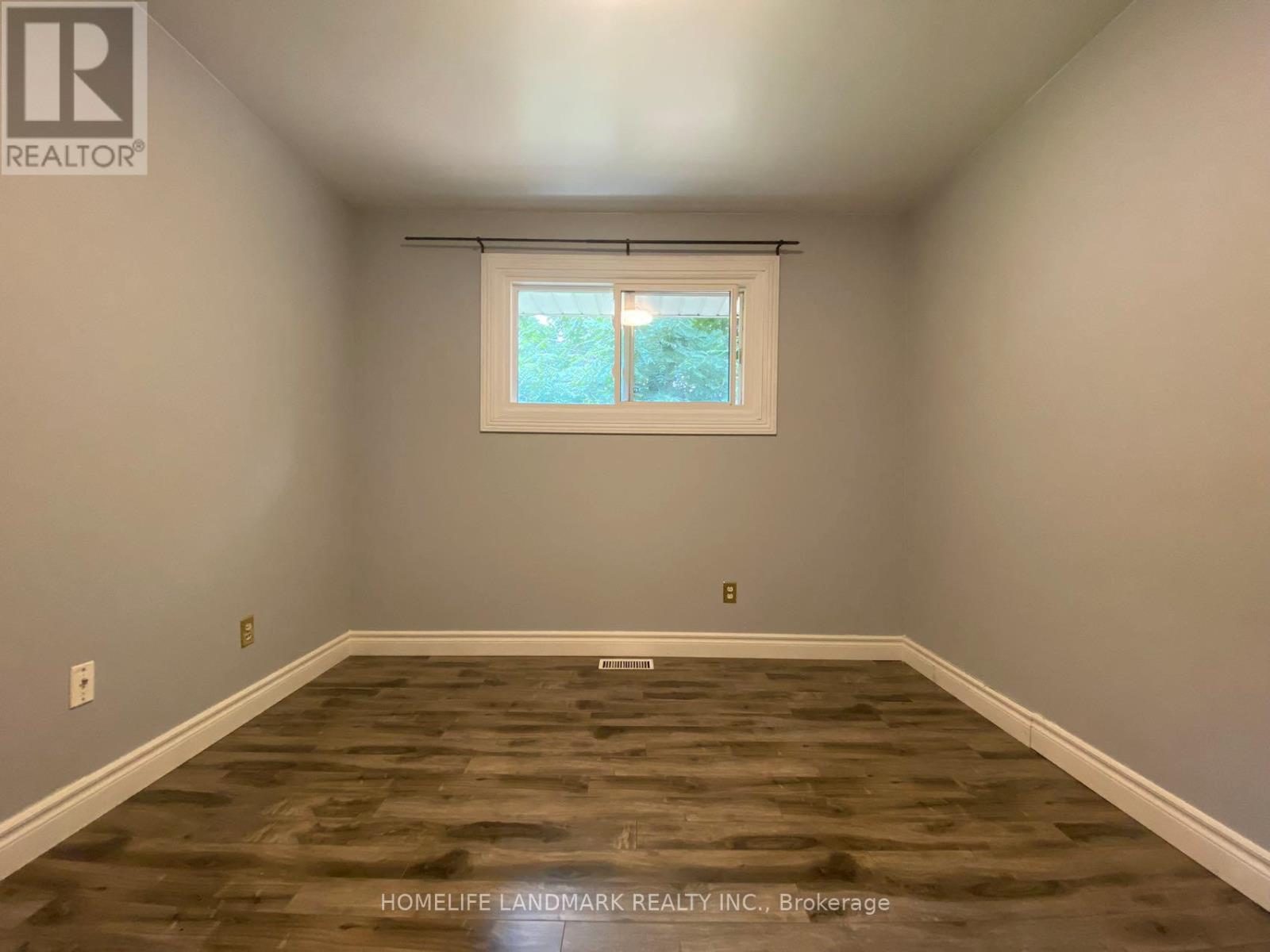 1052 Elgin Street, Newmarket, Ontario  L3Y 3C1 - Photo 5 - N12387636