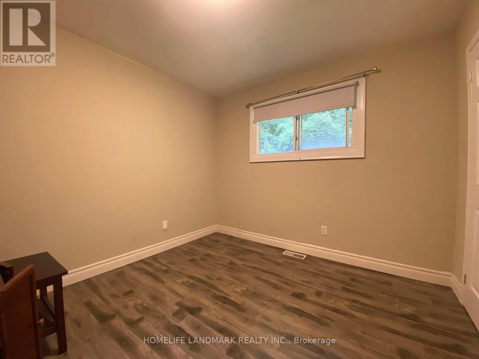 1052 Elgin Street, Newmarket, Ontario  L3Y 3C1 - Photo 8 - N12387636