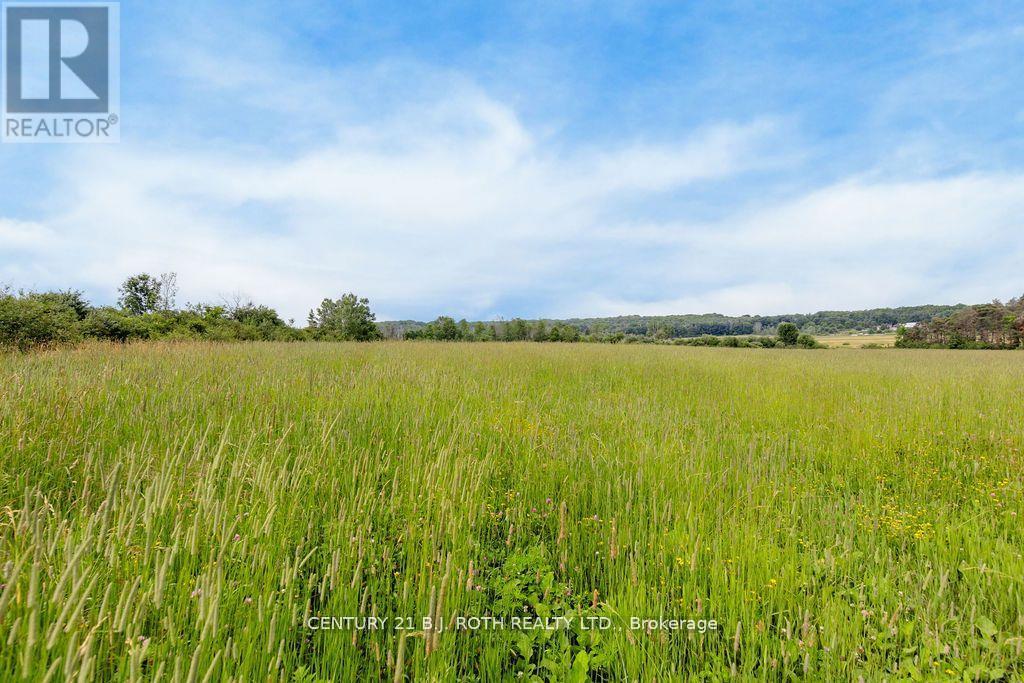 570 Curry Road, Penetanguishene, Ontario  L9M 2C8 - Photo 12 - S12387552