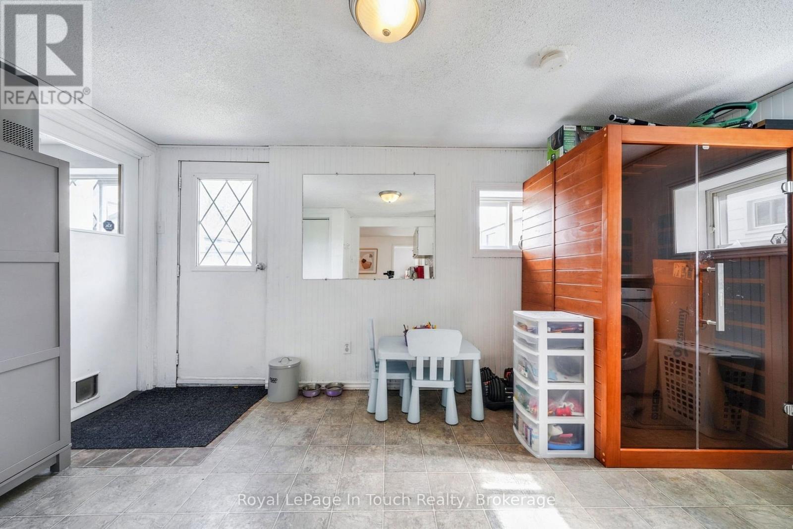 116 Robert Street E, Penetanguishene, Ontario  L9M 1J2 - Photo 13 - S12387714
