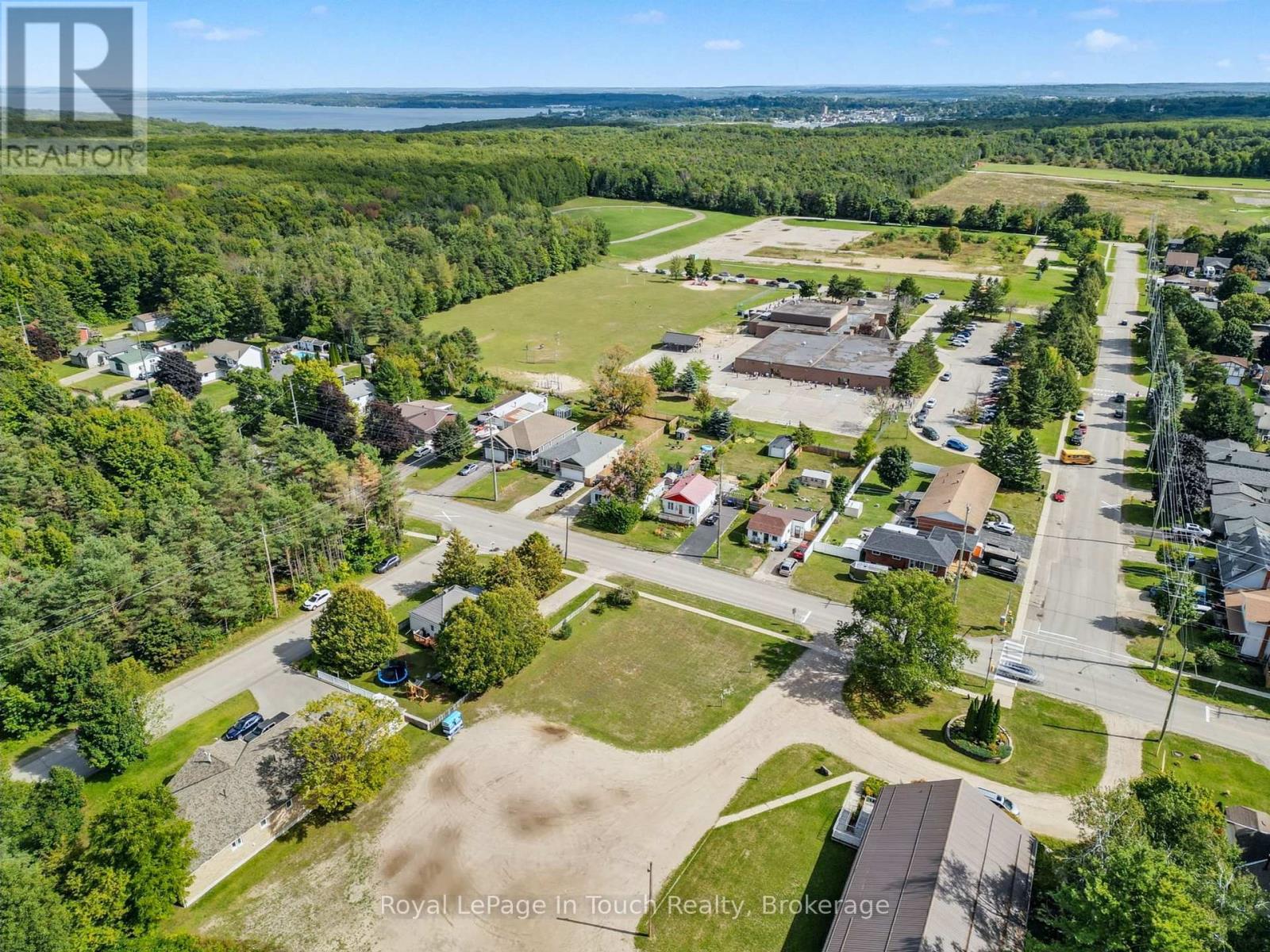 116 Robert Street E, Penetanguishene, Ontario  L9M 1J2 - Photo 33 - S12387714