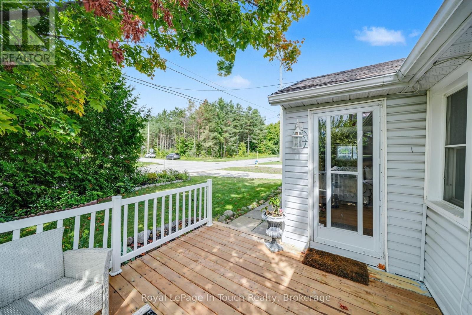 116 Robert Street E, Penetanguishene, Ontario  L9M 1J2 - Photo 4 - S12387714