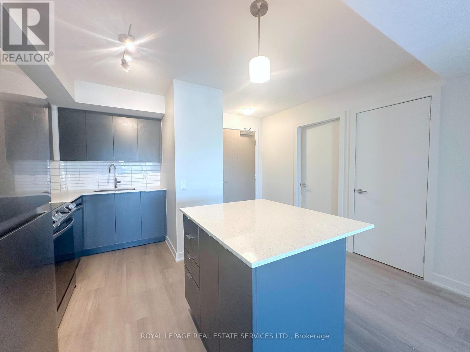 313 - 3385 Dundas Street W, Toronto, Ontario  M6S 2S2 - Photo 3 - W12387558