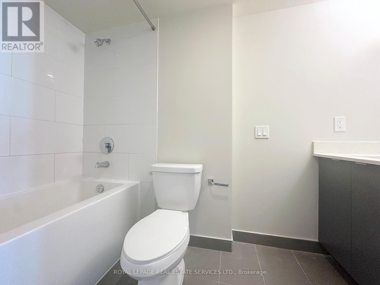 313 - 3385 Dundas Street W, Toronto, Ontario  M6S 2S2 - Photo 6 - W12387558