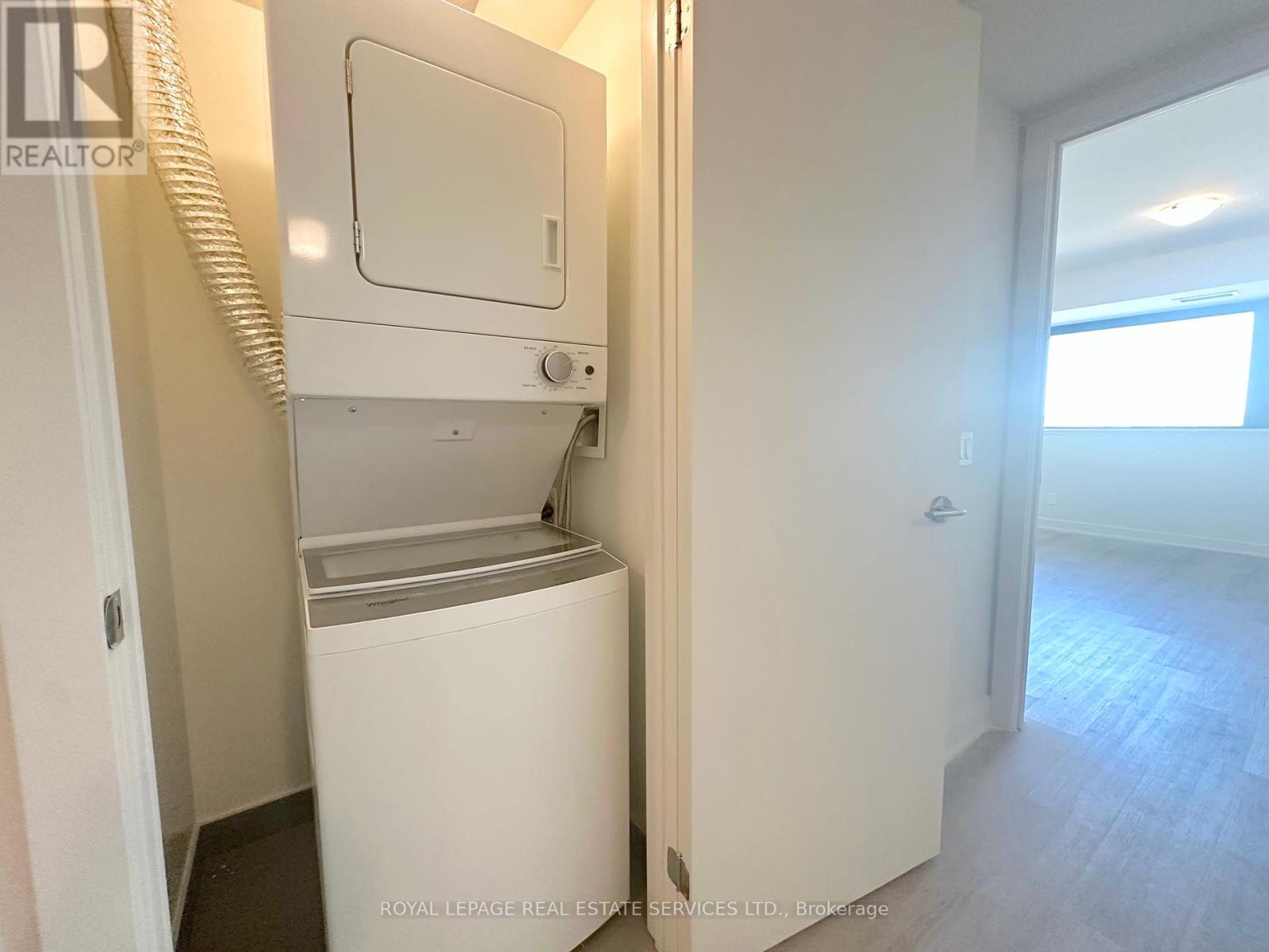 313 - 3385 Dundas Street W, Toronto, Ontario  M6S 2S2 - Photo 8 - W12387558