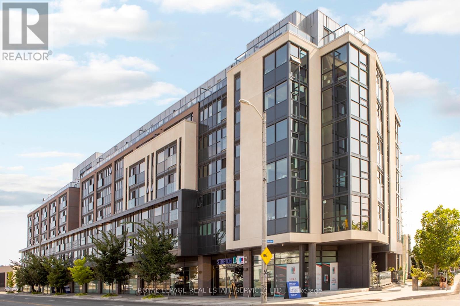 403 - 3385 DUNDAS STREET W, Toronto, Ontario