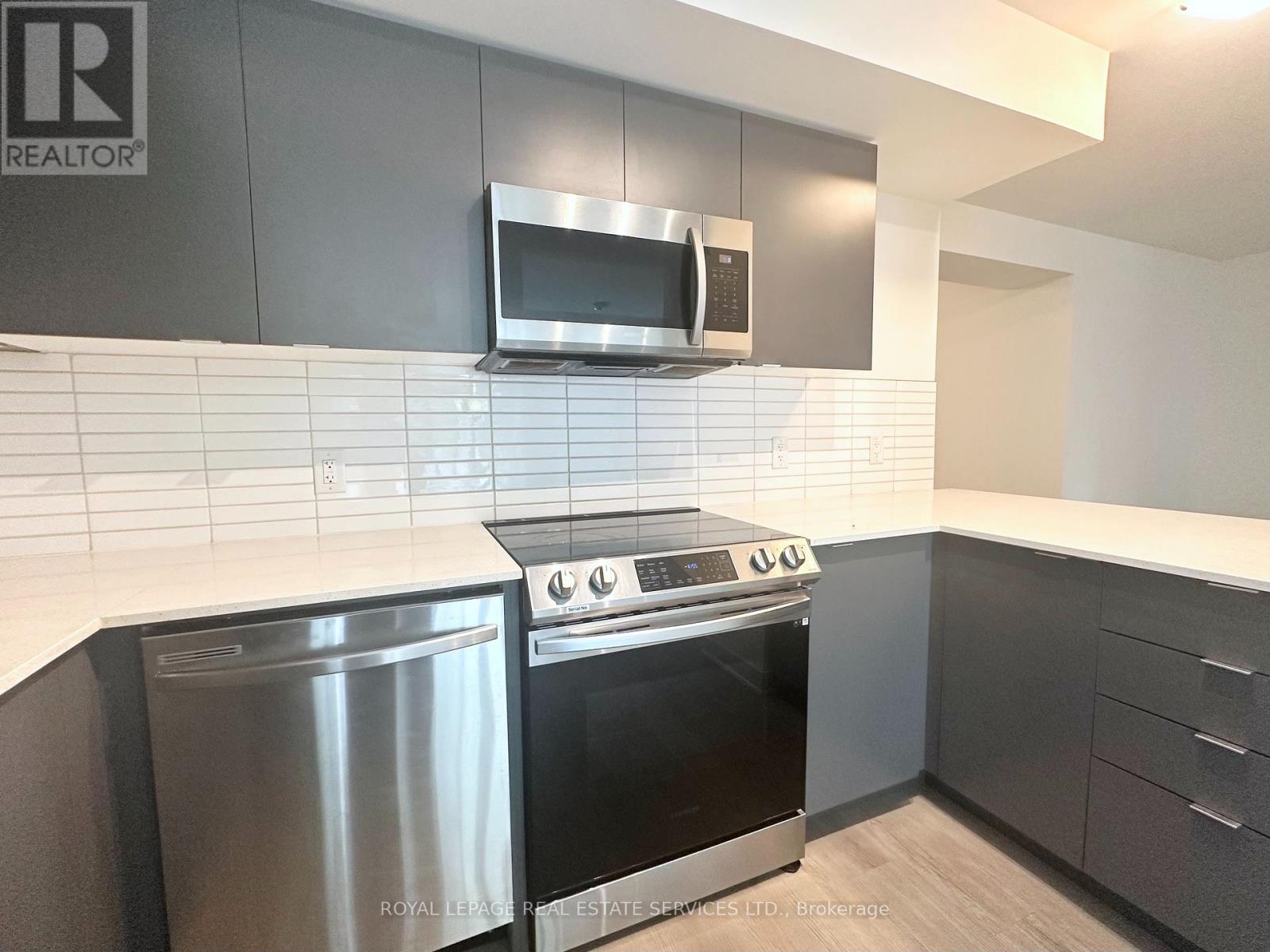 322 - 3385 Dundas Street W, Toronto, Ontario  M6S 2S2 - Photo 3 - W12387586