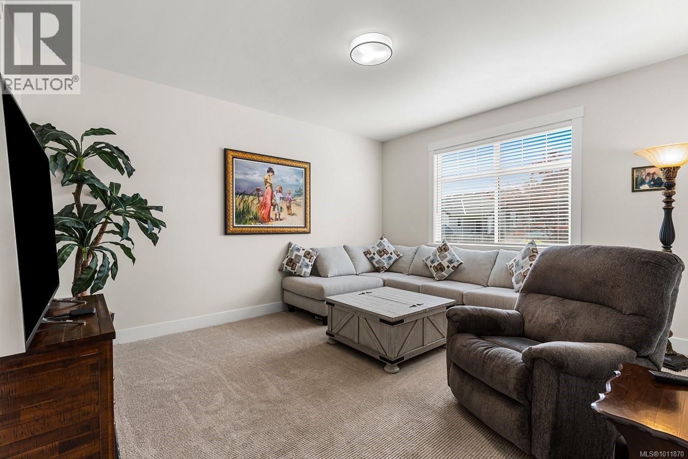 Property at 364 Tideline Lane image 4
