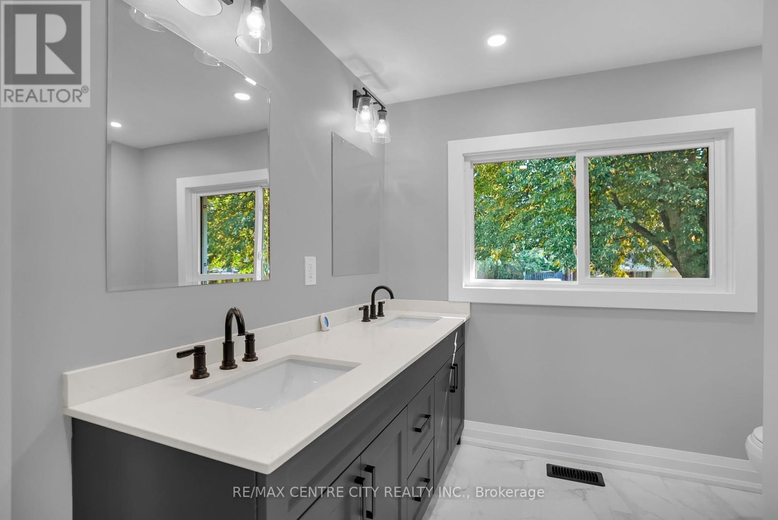 700 Glengyle Crescent, London North, Ontario  N5X 1X7 - Photo 18 - X12387710