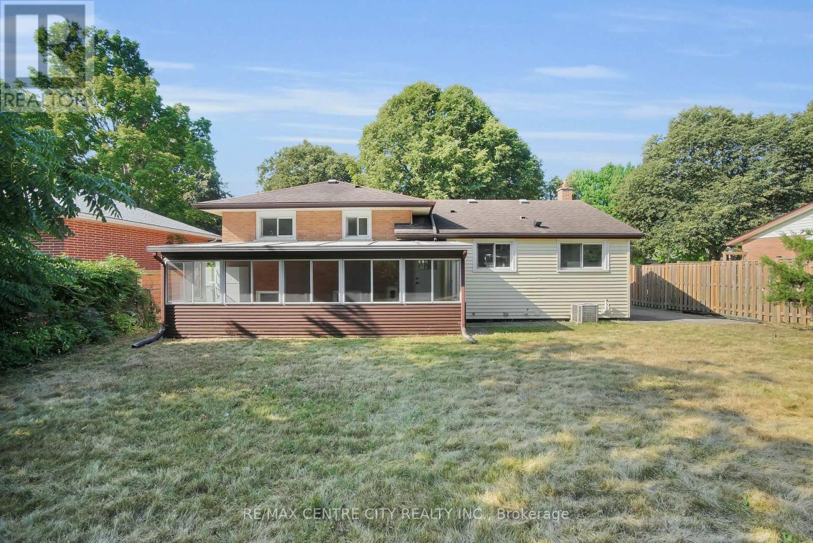 700 Glengyle Crescent, London North, Ontario  N5X 1X7 - Photo 33 - X12387710