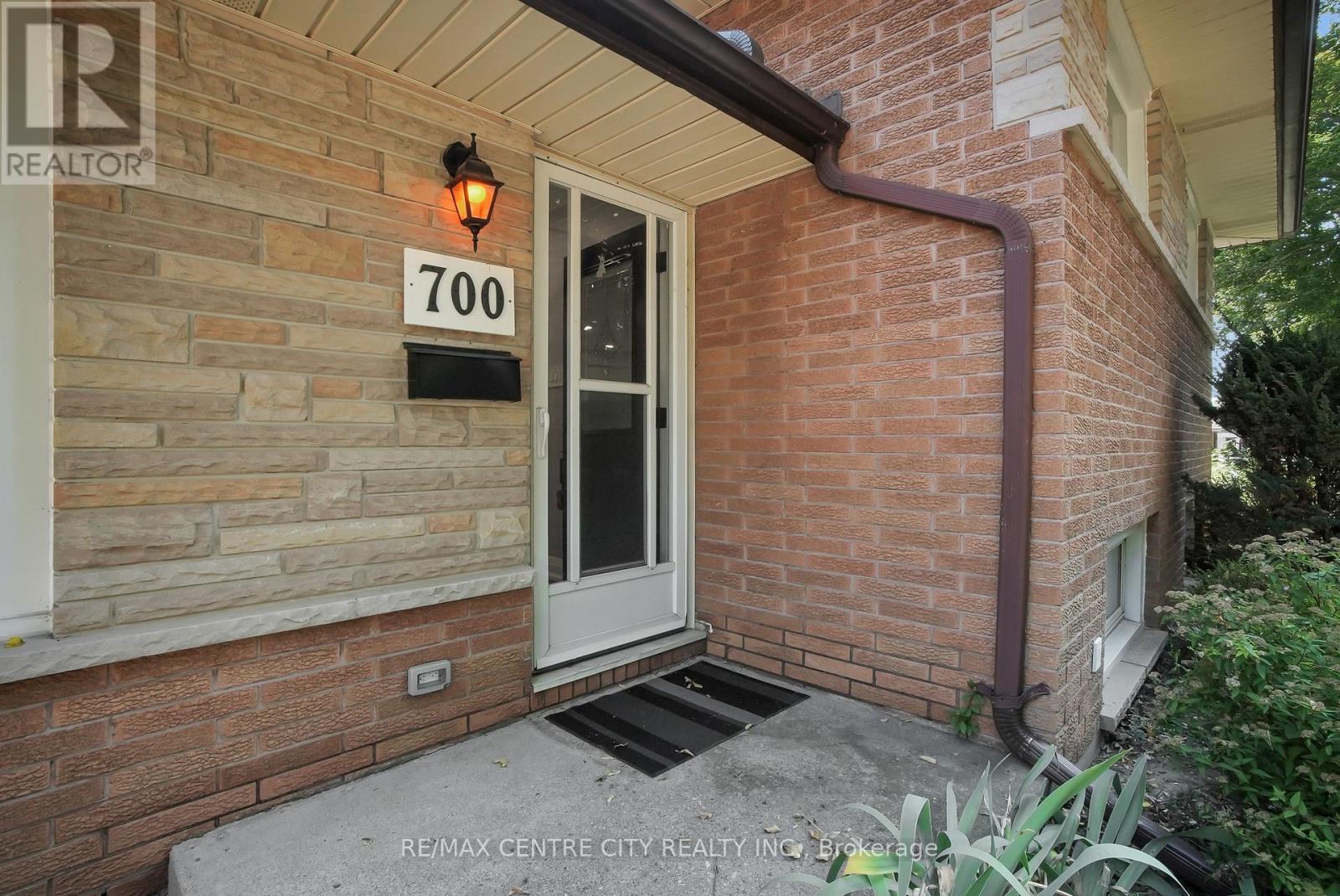 700 Glengyle Crescent, London North, Ontario  N5X 1X7 - Photo 4 - X12387710