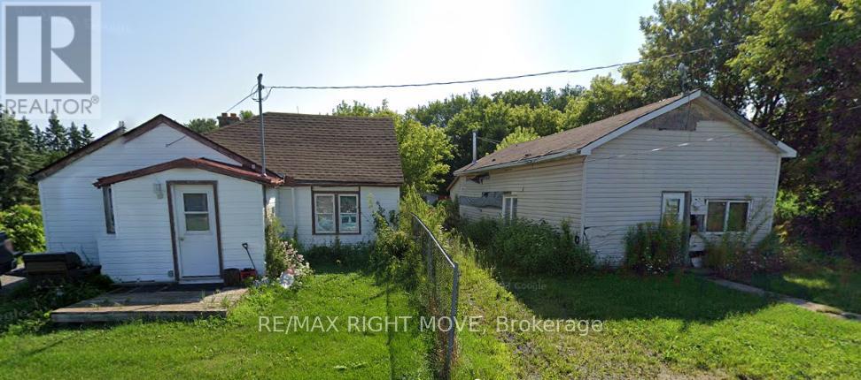 103 Bay Street, Leeds And The Thousand Islands, Ontario  K0H 2N0 - Photo 2 - X12387542