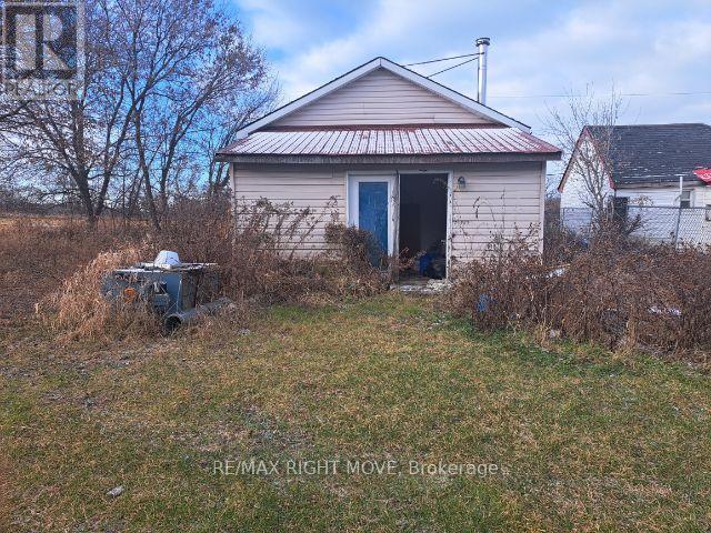 103 Bay Street, Leeds And The Thousand Islands, Ontario  K0H 2N0 - Photo 6 - X12387542