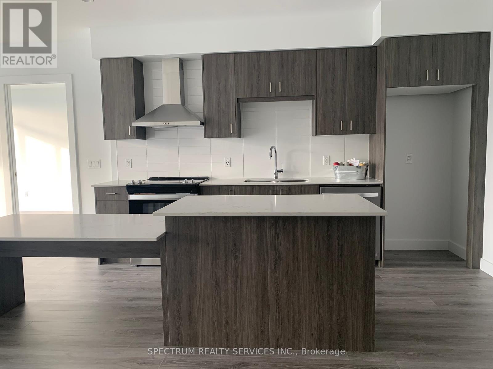 Property at 910 - 15 GLEBE STREET image 2