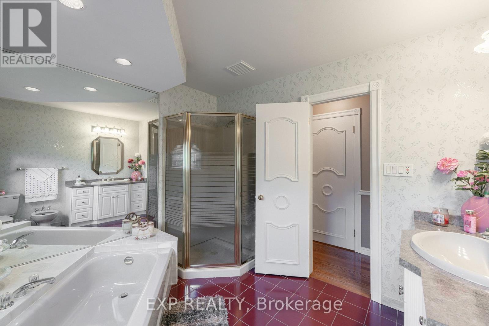 726 Line 7 Road, Niagara-On-The-Lake, Ontario  L0S 1J0 - Photo 23 - X12387655