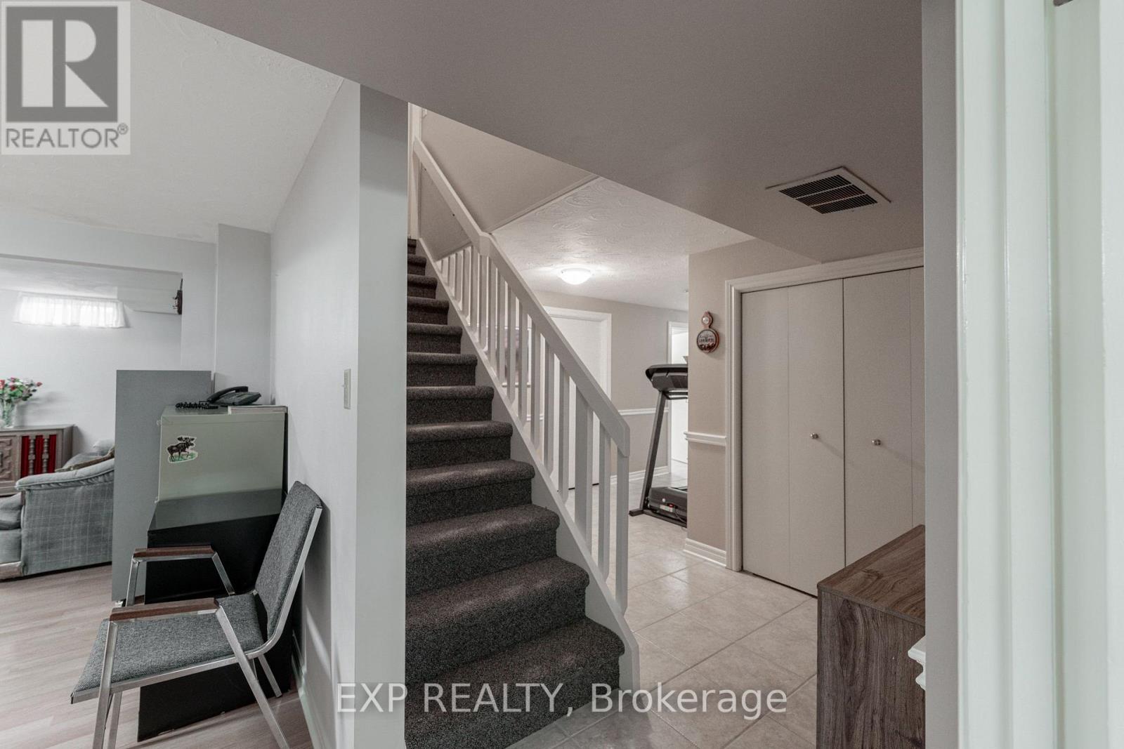 726 Line 7 Road, Niagara-On-The-Lake, Ontario  L0S 1J0 - Photo 26 - X12387655