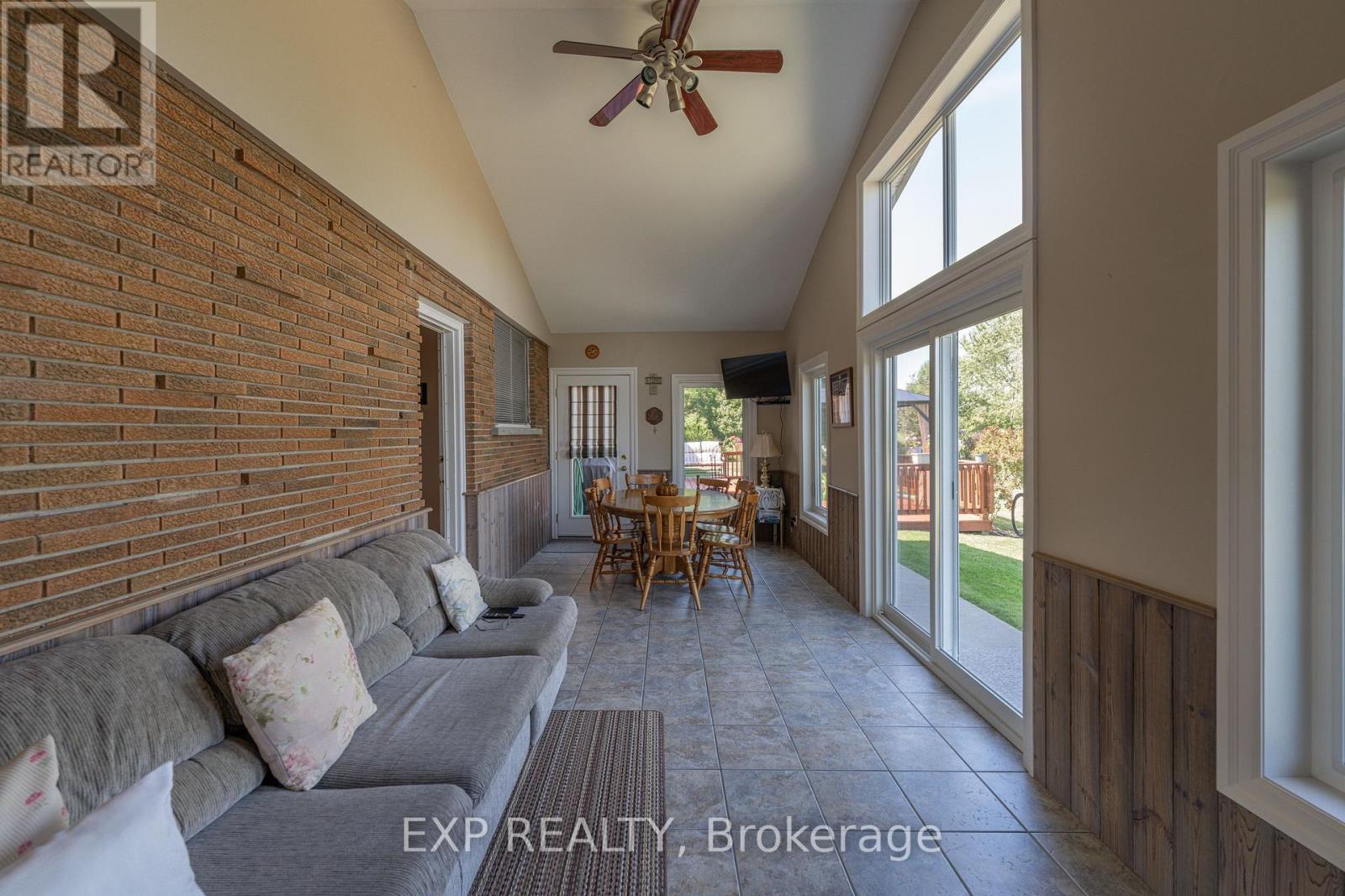 726 Line 7 Road, Niagara-On-The-Lake, Ontario  L0S 1J0 - Photo 35 - X12387655