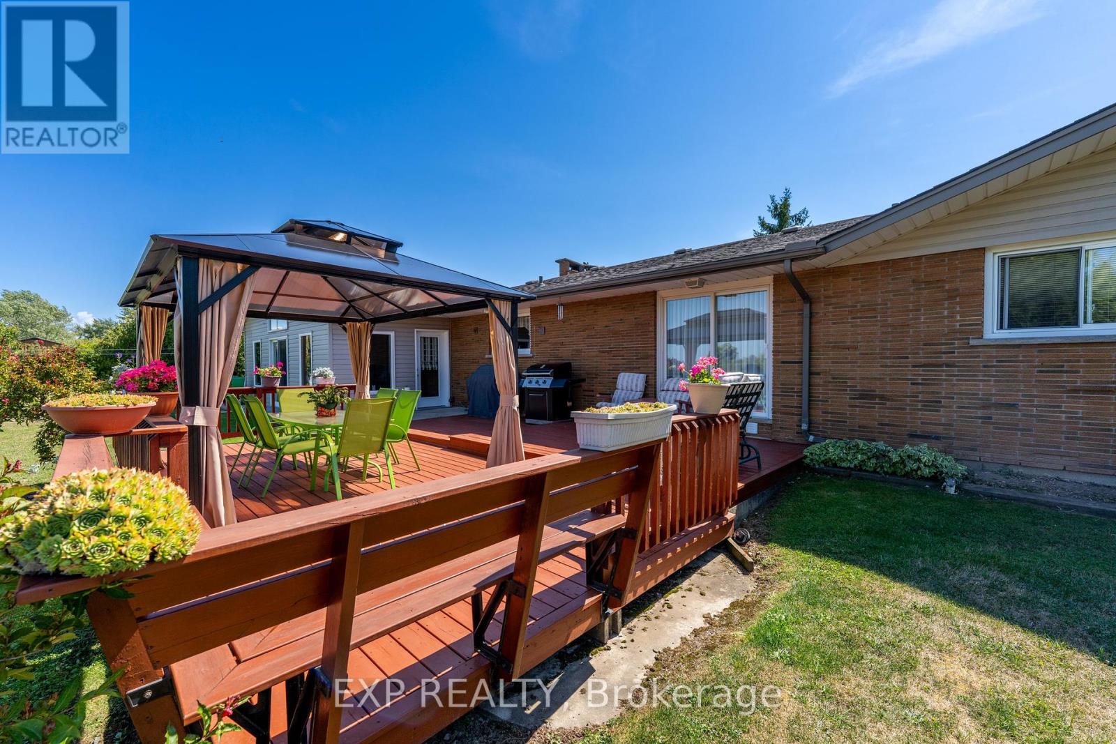 726 Line 7 Road, Niagara-On-The-Lake, Ontario  L0S 1J0 - Photo 38 - X12387655