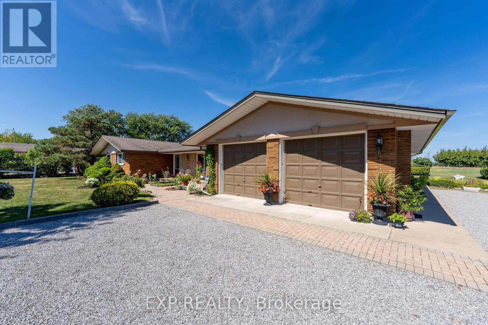 726 Line 7 Road, Niagara-On-The-Lake, Ontario  L0S 1J0 - Photo 5 - X12387655