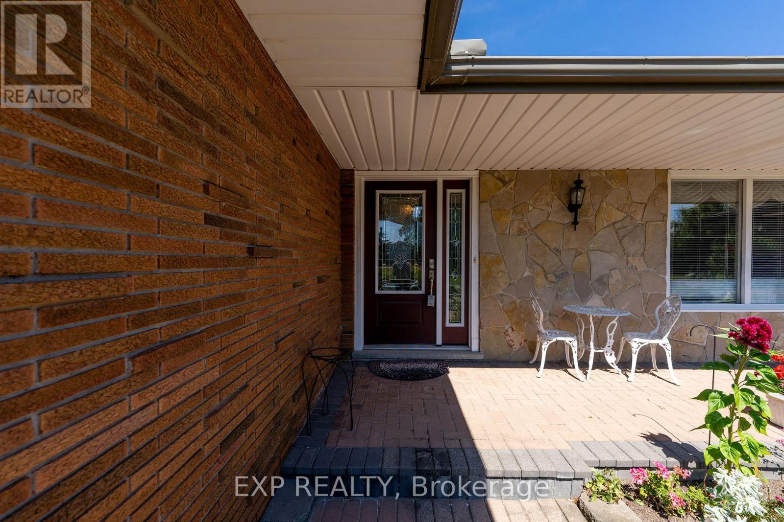 726 Line 7 Road, Niagara-On-The-Lake, Ontario  L0S 1J0 - Photo 7 - X12387655