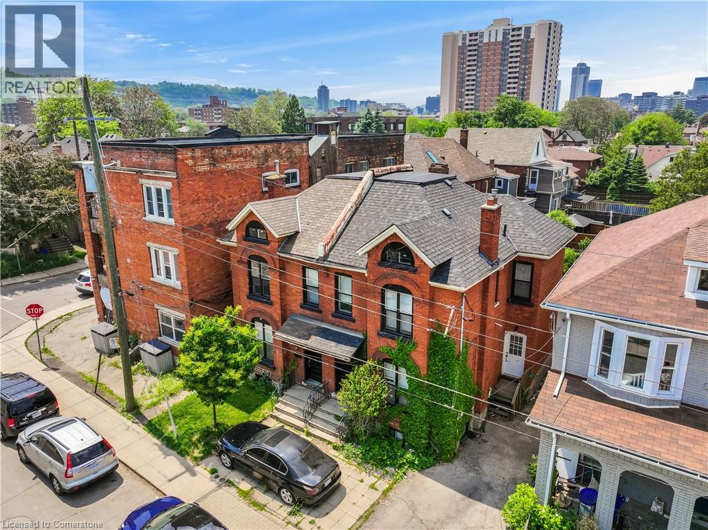 Property at 29 ASHLEY Street image 2