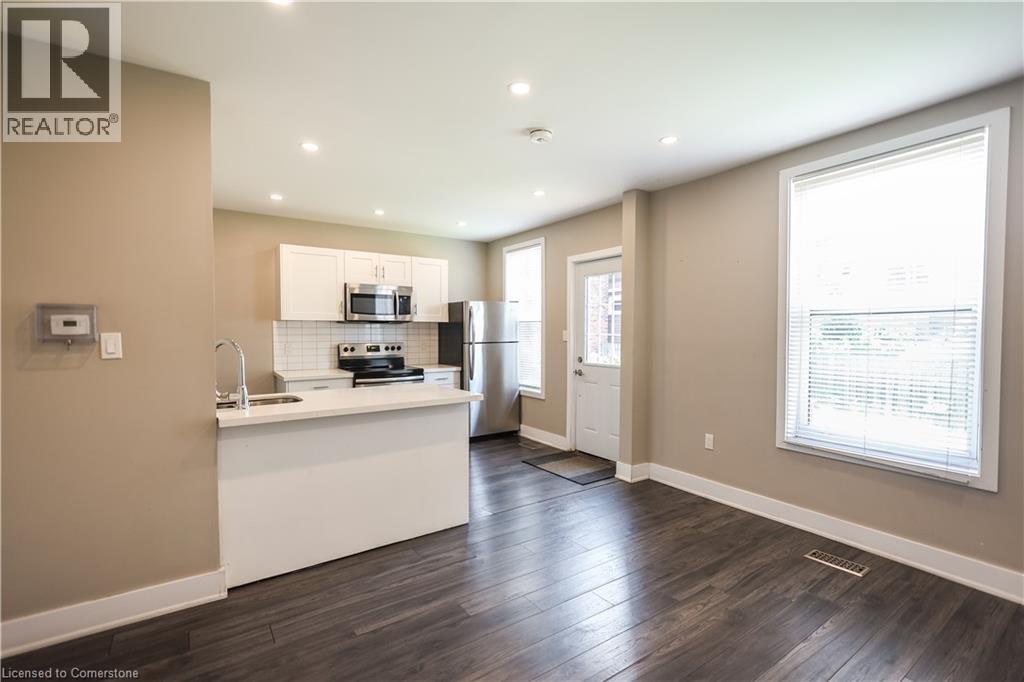Property at 29 ASHLEY Street image 5