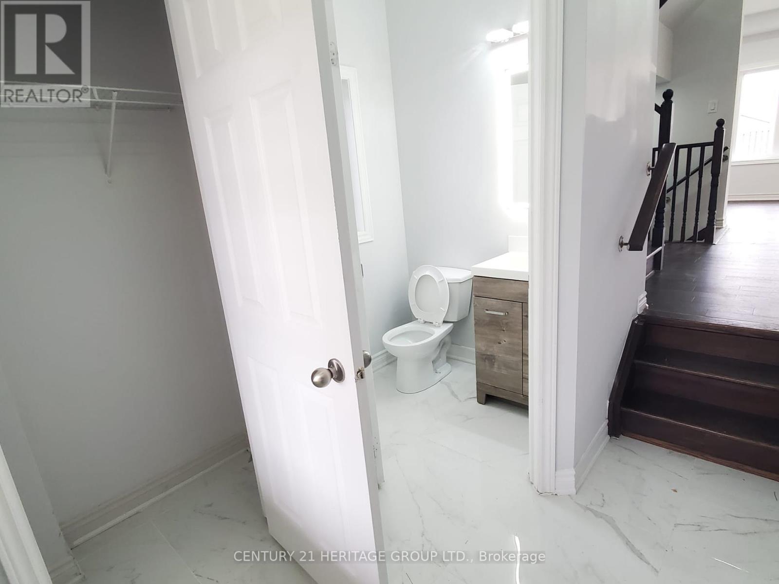 87 Pearcey Crescent, Barrie, Ontario  L4N 6R7 - Photo 6 - S12386155