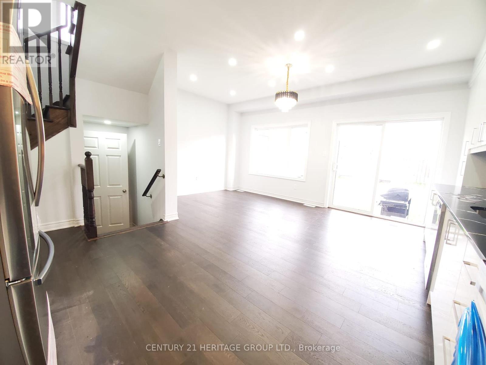 87 Pearcey Crescent, Barrie, Ontario  L4N 6R7 - Photo 7 - S12386155