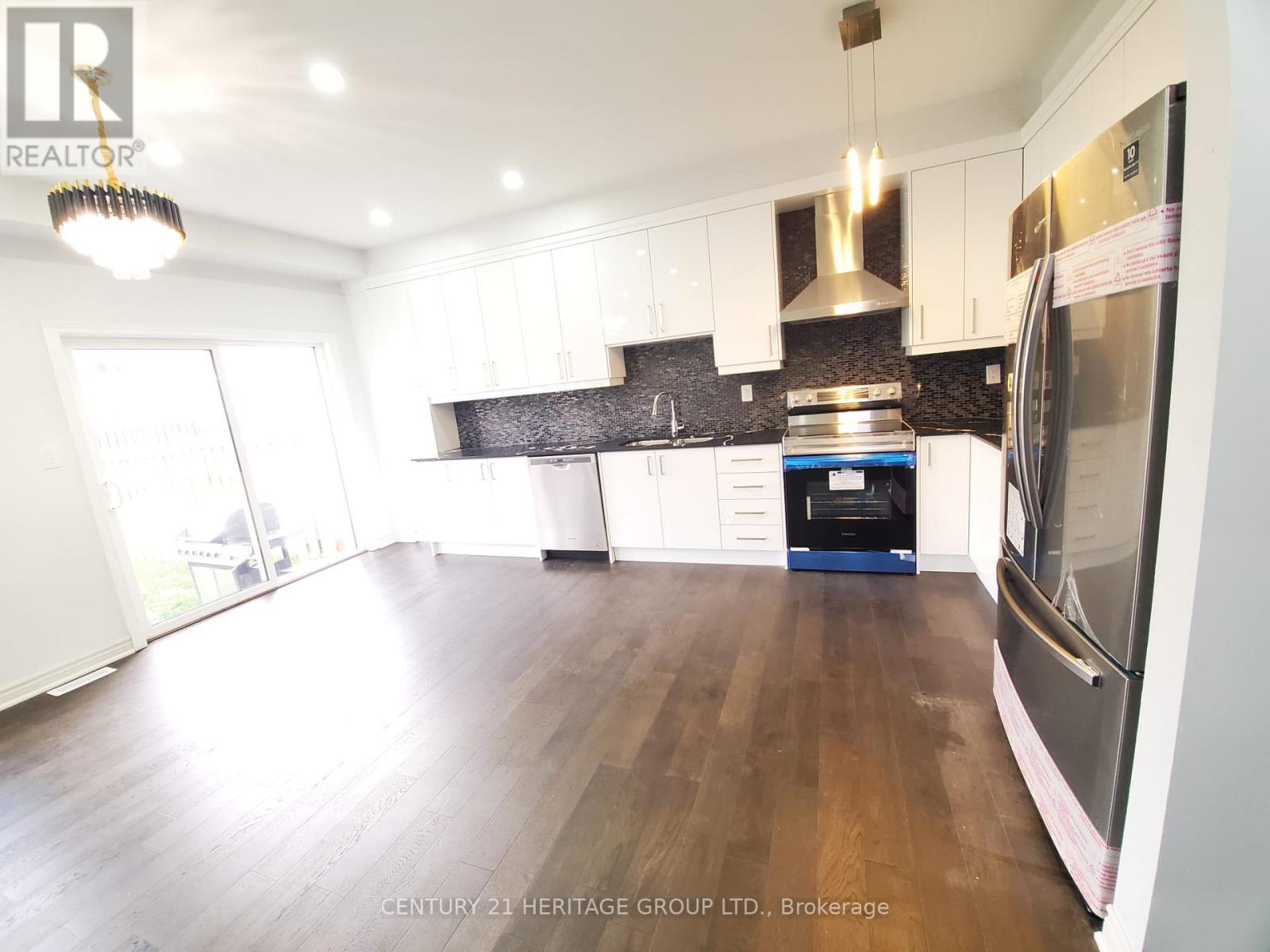 87 Pearcey Crescent, Barrie, Ontario  L4N 6R7 - Photo 9 - S12386155