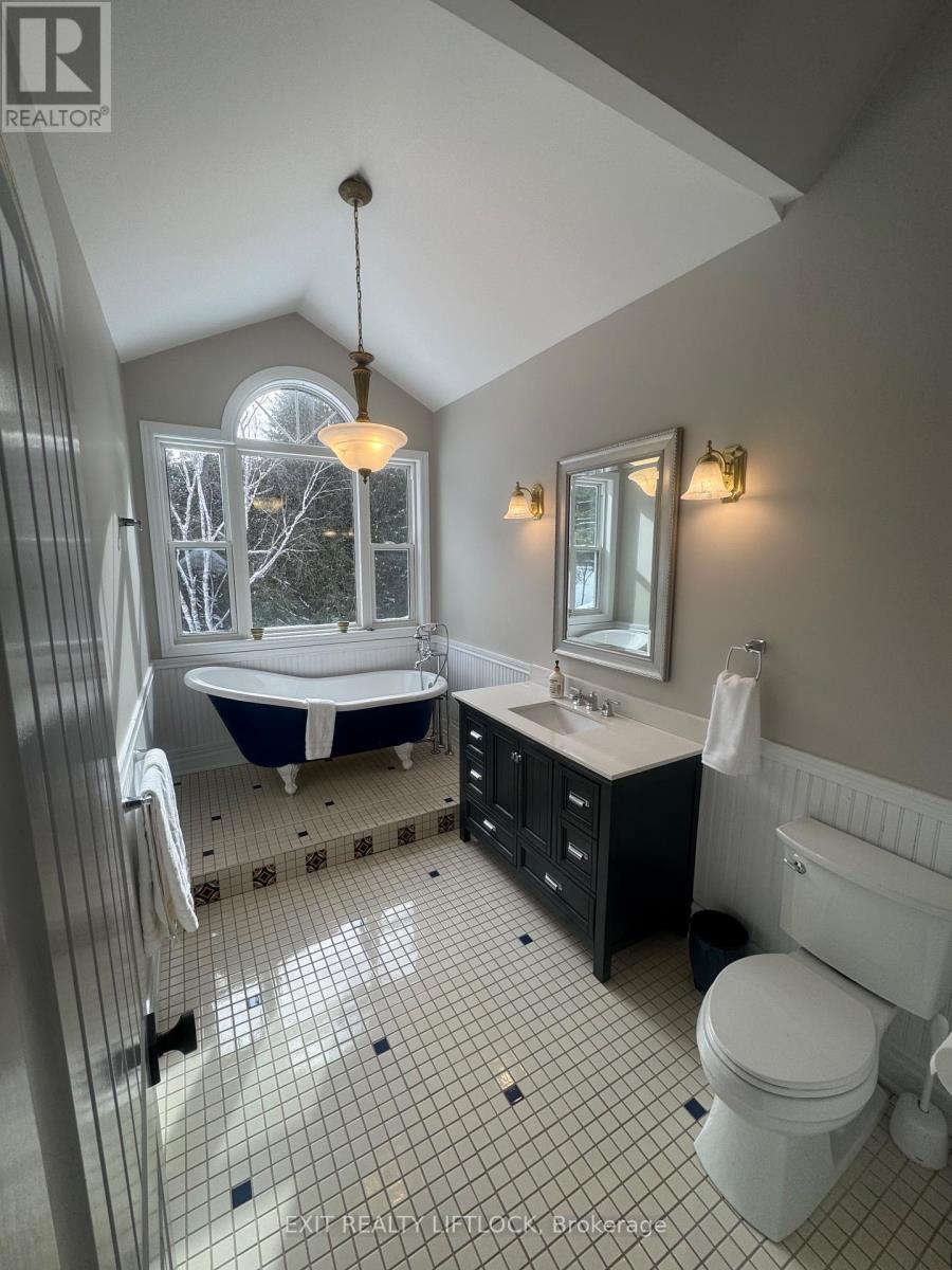 169 Dutch Line Road W, Kawartha Lakes, Ontario  K0M 2A0 - Photo 25 - X12387840