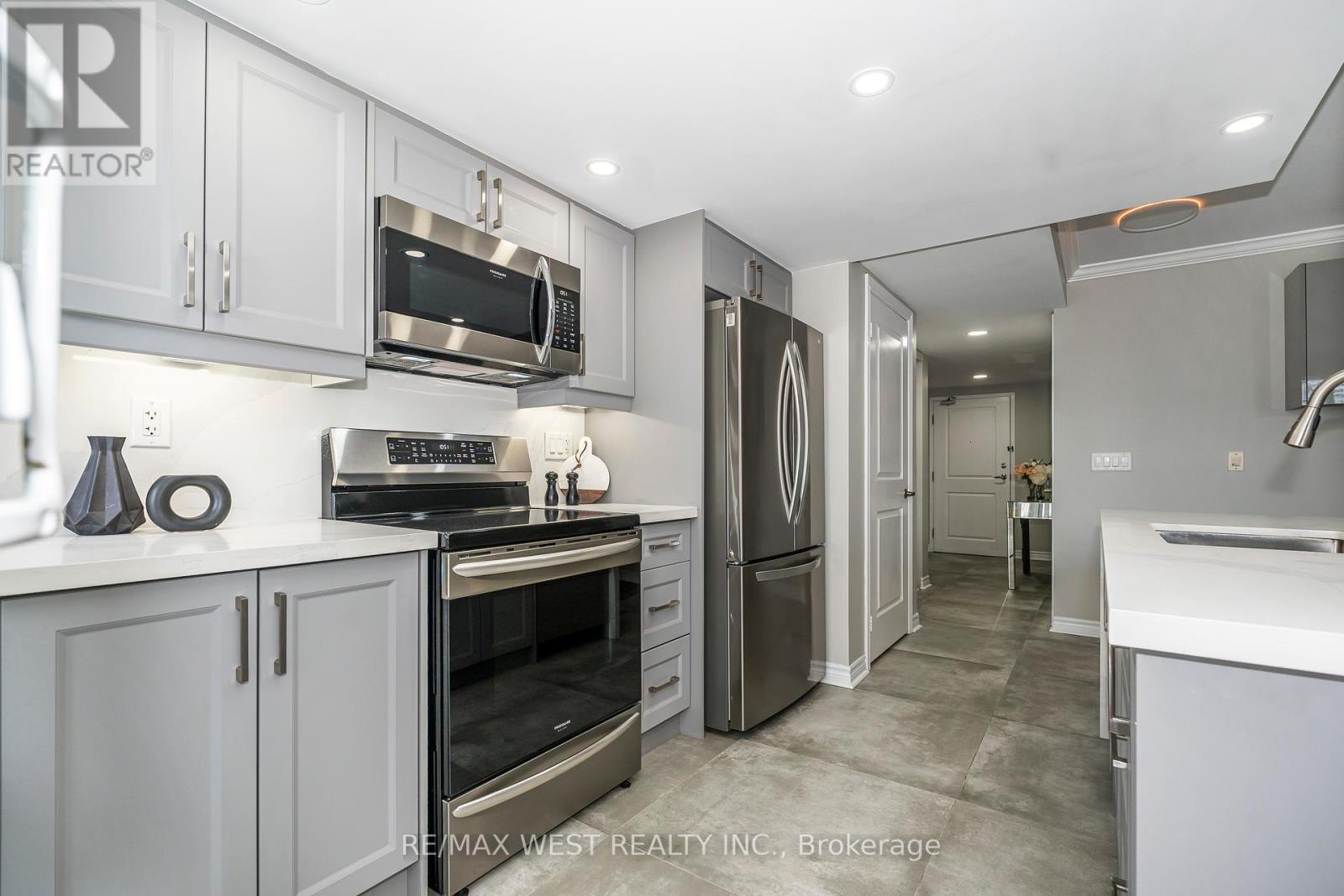 705 - 15 Stafford Street, Toronto, Ontario  M5V 3X6 - Photo 13 - C12387643