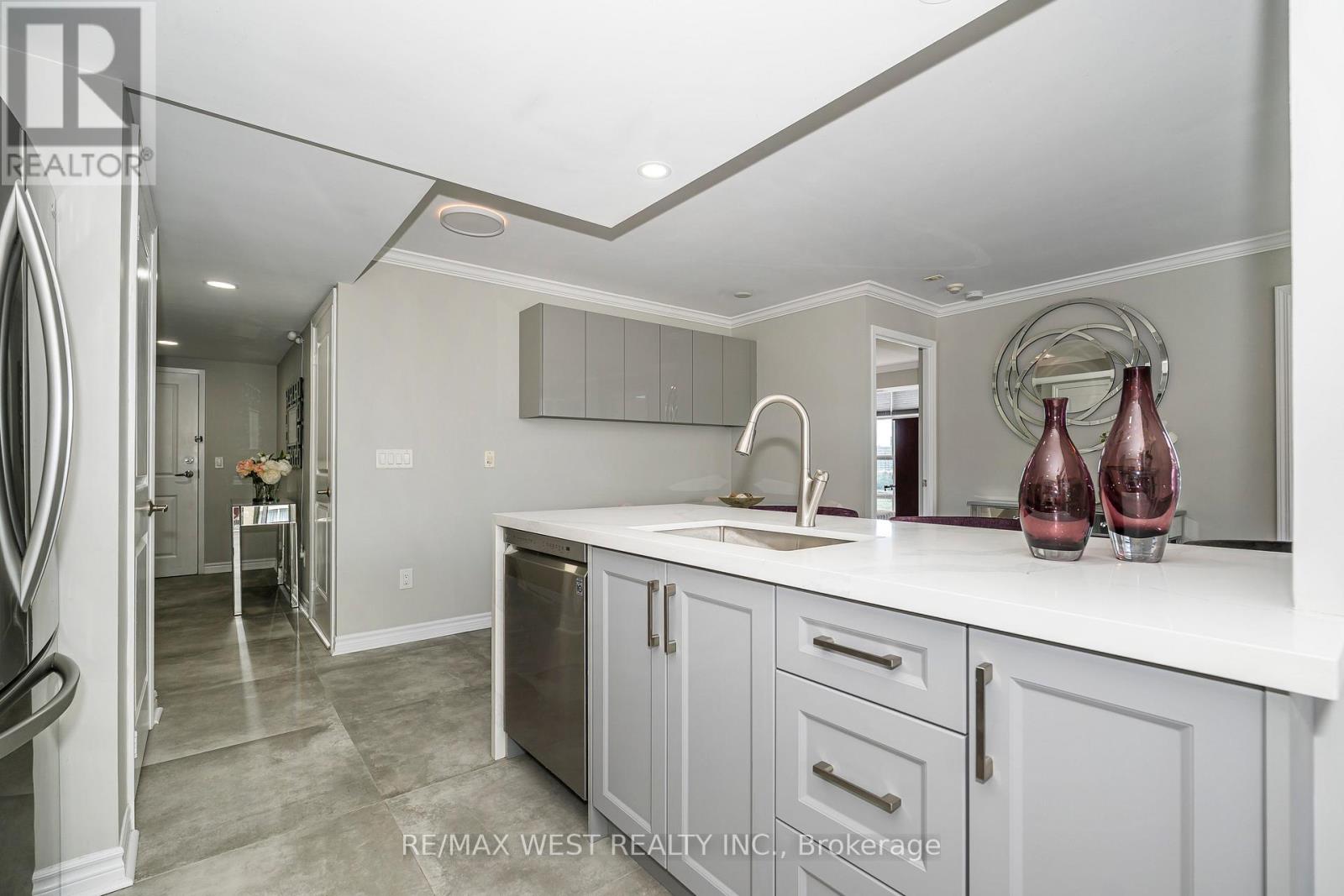 705 - 15 Stafford Street, Toronto, Ontario  M5V 3X6 - Photo 14 - C12387643