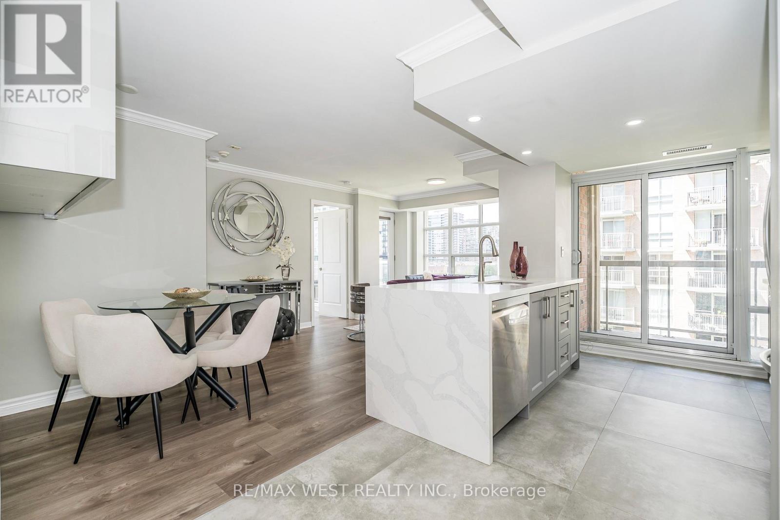 705 - 15 Stafford Street, Toronto, Ontario  M5V 3X6 - Photo 8 - C12387643
