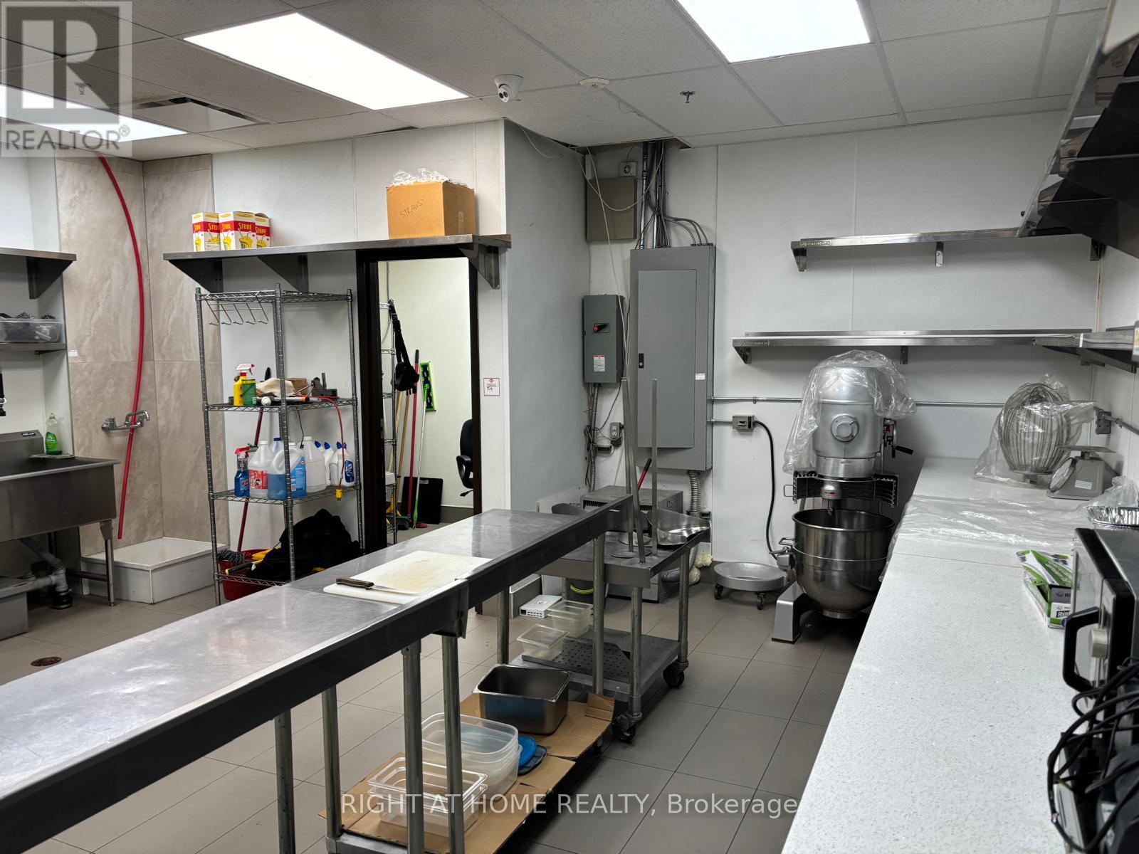 105 - 700 King Street W, Toronto, Ontario  M5V 2Y6 - Photo 10 - C12387681