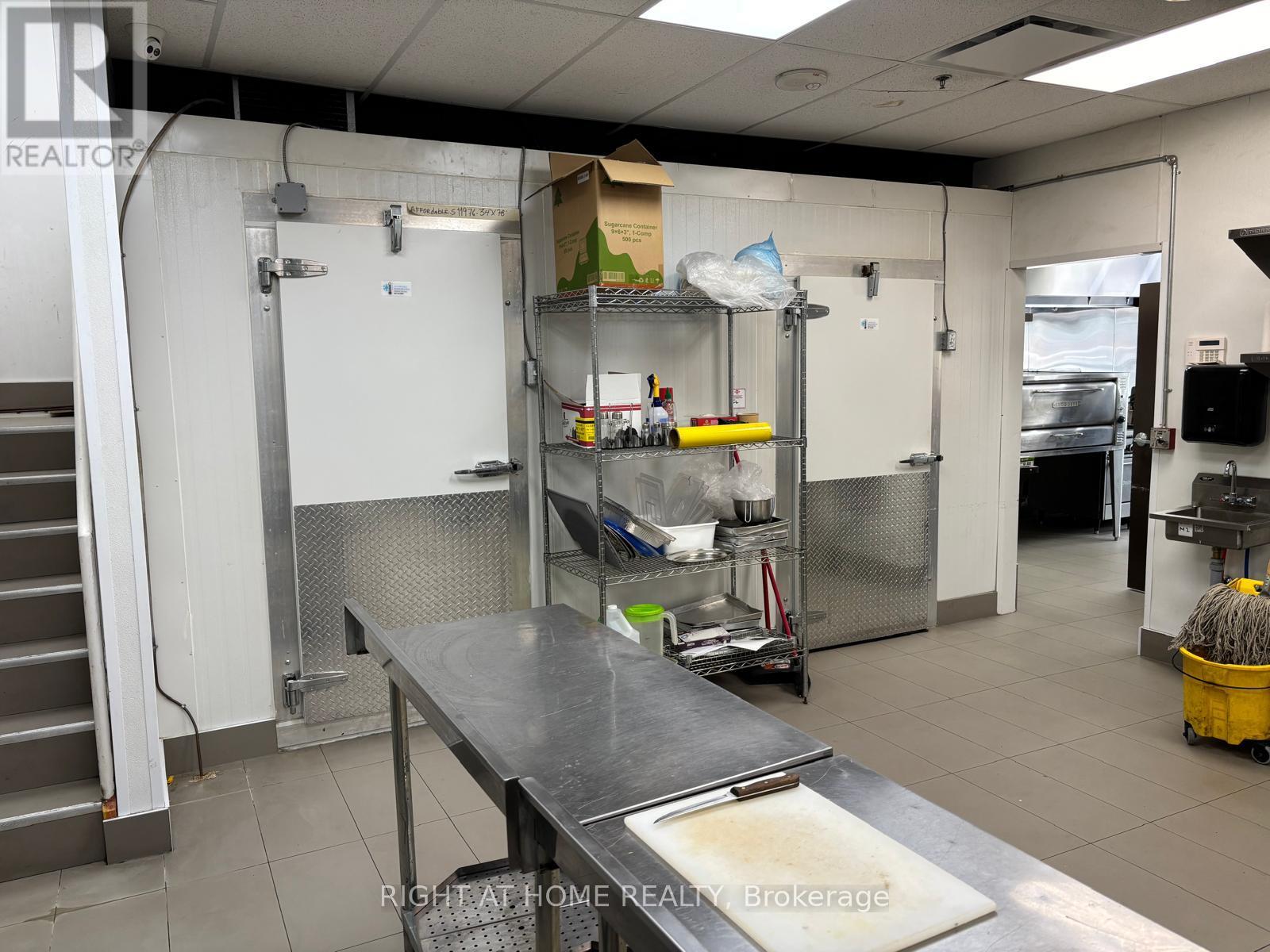 105 - 700 King Street W, Toronto, Ontario  M5V 2Y6 - Photo 11 - C12387681