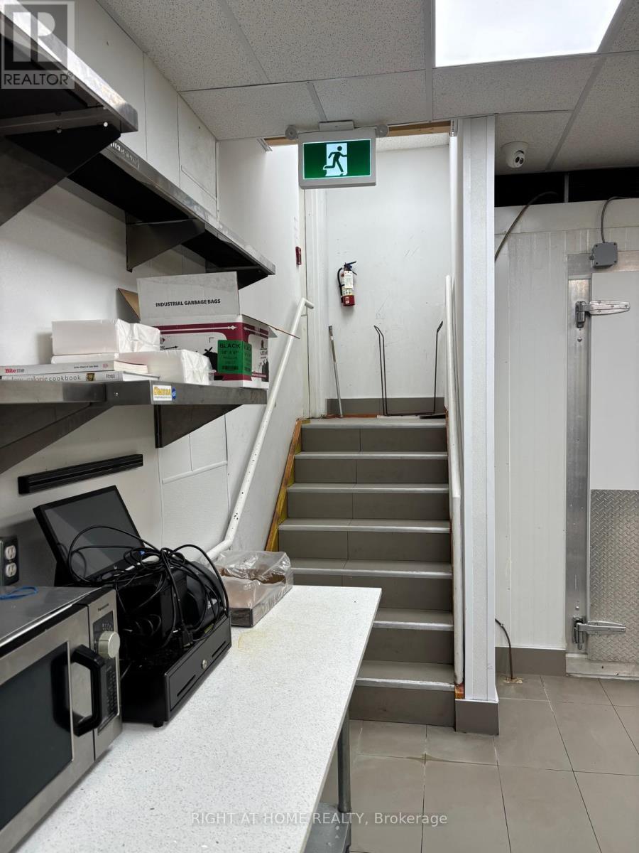105 - 700 King Street W, Toronto, Ontario  M5V 2Y6 - Photo 12 - C12387681