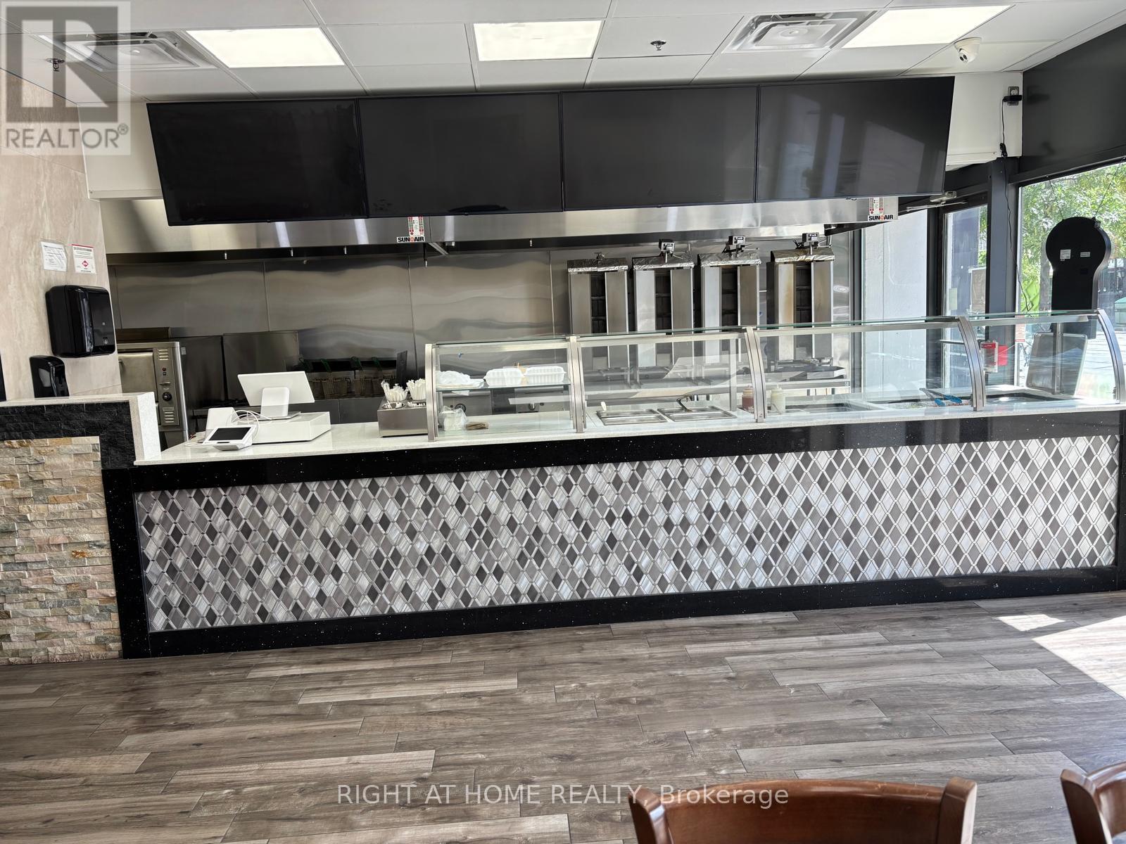 105 - 700 King Street W, Toronto, Ontario  M5V 2Y6 - Photo 3 - C12387681