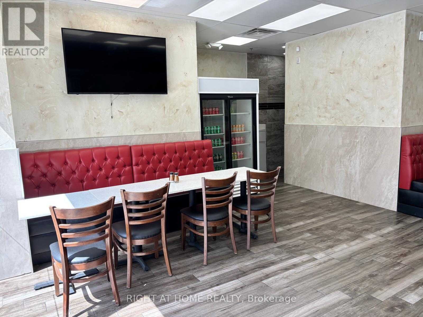 105 - 700 King Street W, Toronto, Ontario  M5V 2Y6 - Photo 4 - C12387681