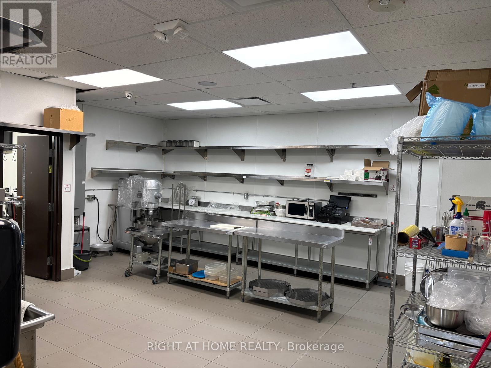 105 - 700 King Street W, Toronto, Ontario  M5V 2Y6 - Photo 8 - C12387681