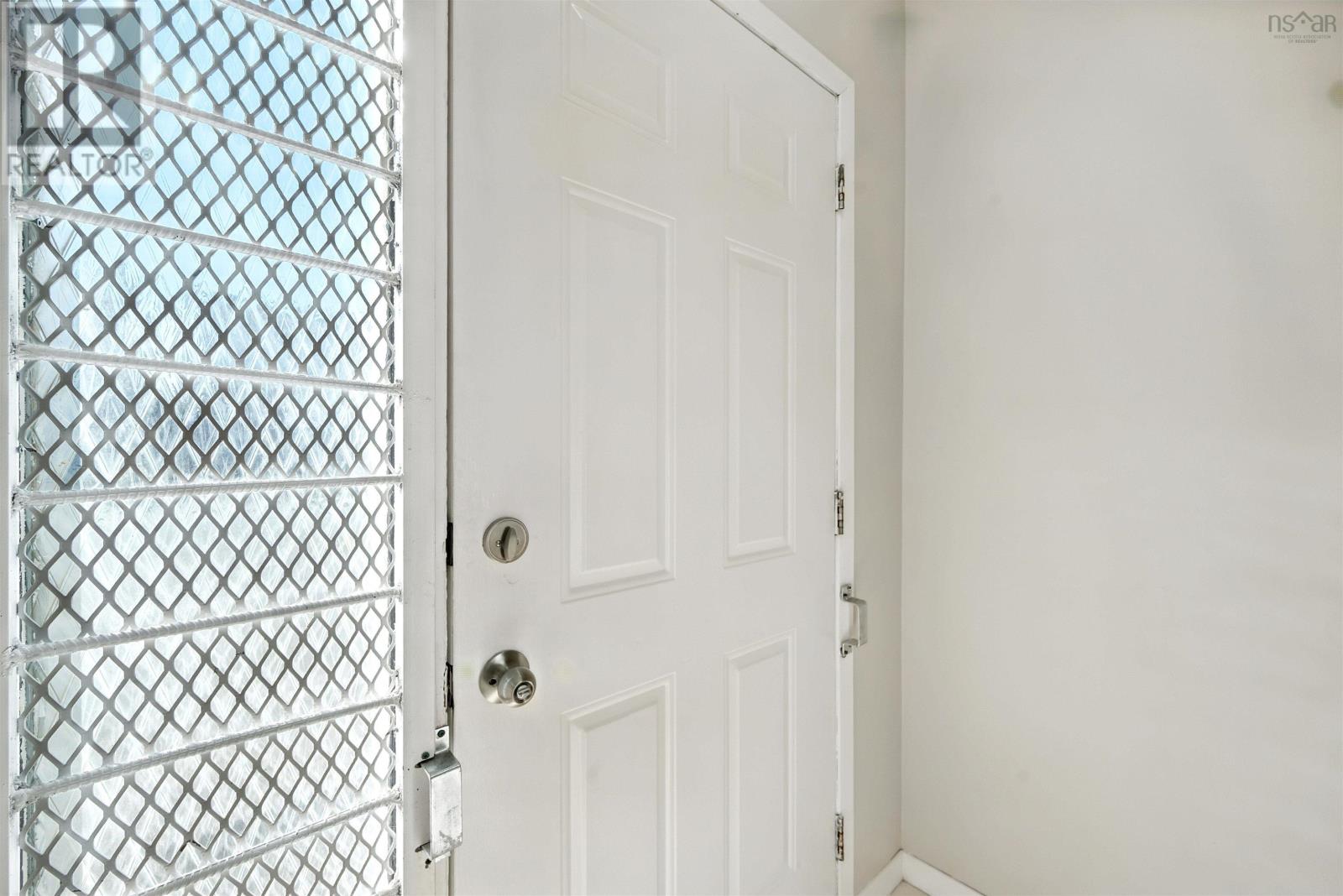 Property at 46 Sandlewood Terrace image 4
