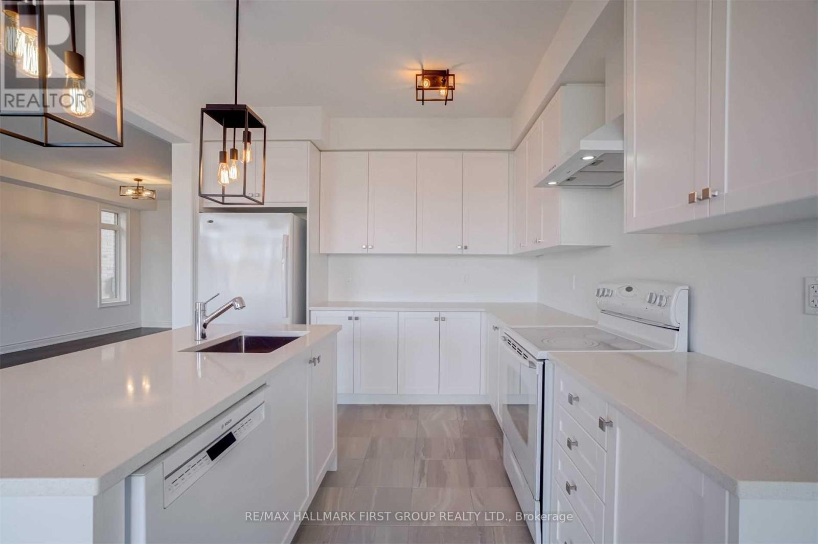 4 Conti Court, Whitby, Ontario  L1P 1V8 - Photo 7 - E12387712