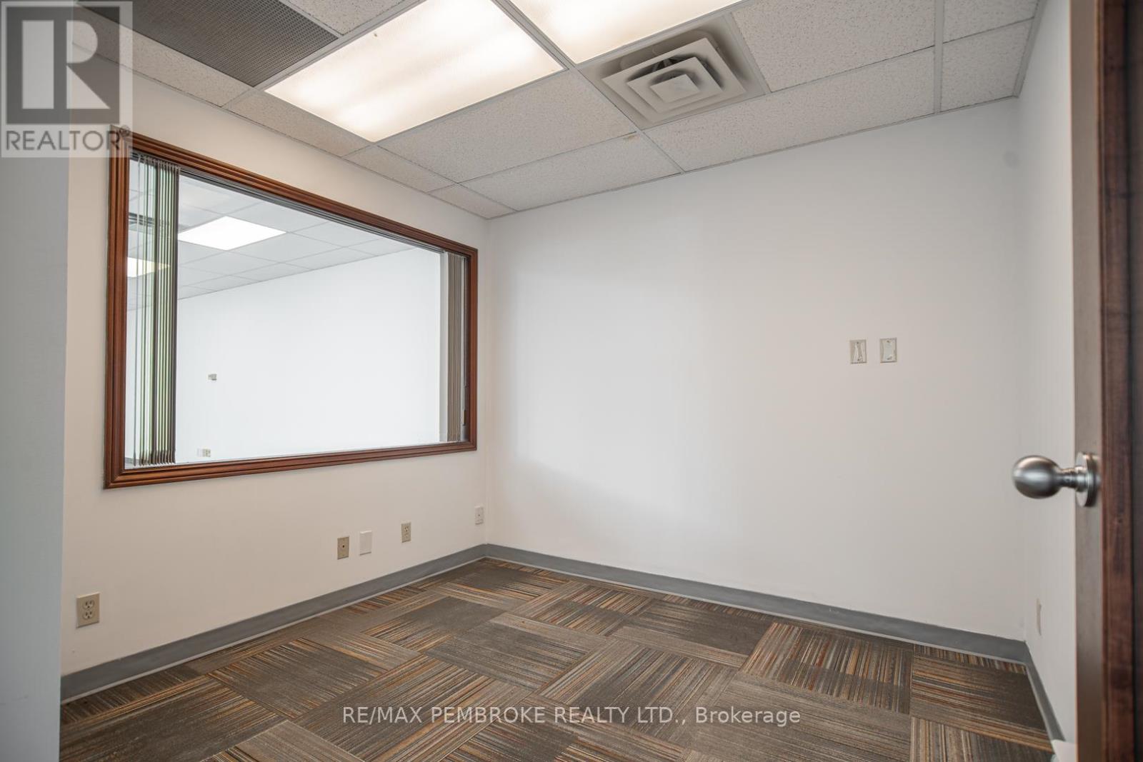 131 Pembroke Street W, Pembroke, Ontario  K8A 5M7 - Photo 18 - X12387788