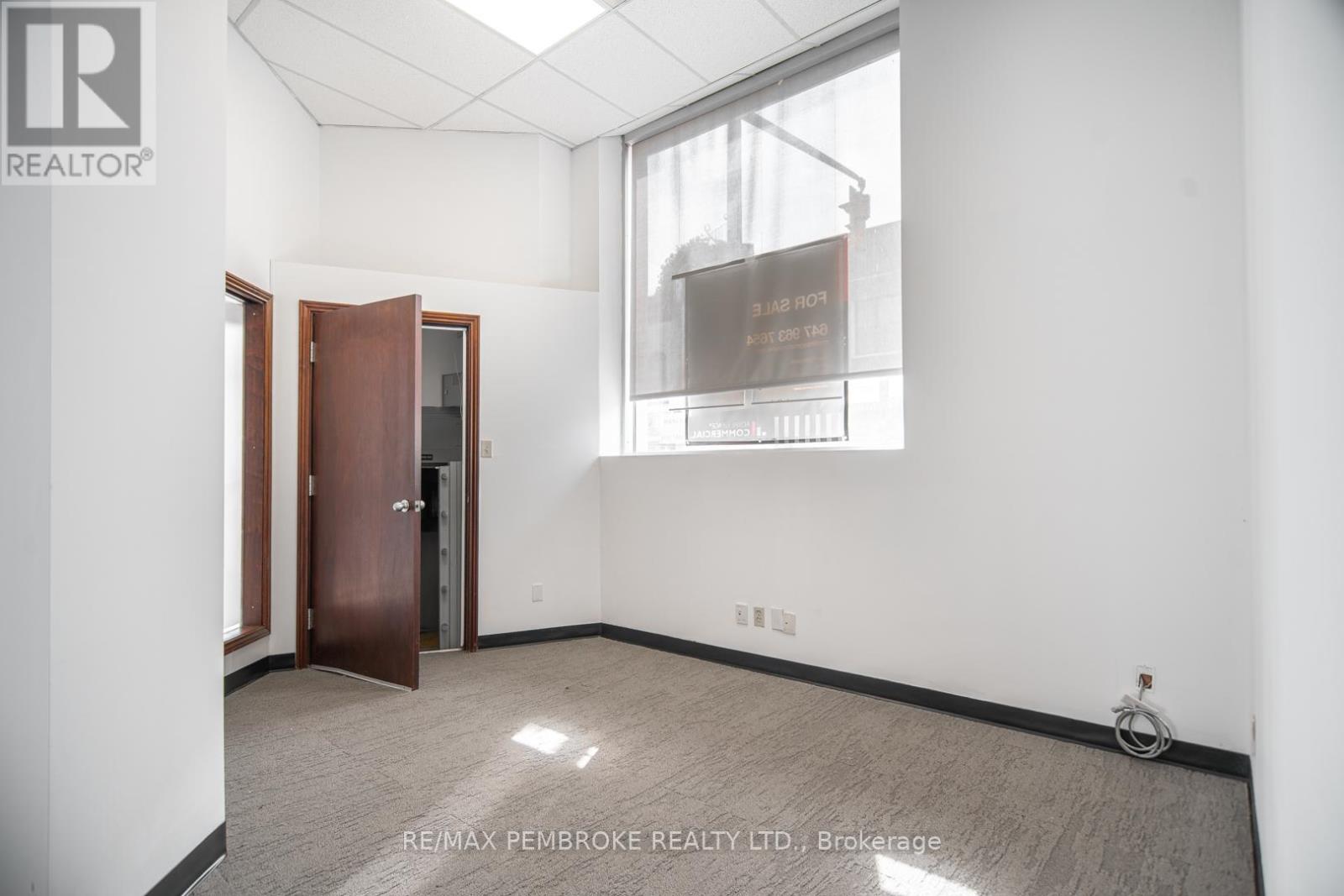 131 Pembroke Street W, Pembroke, Ontario  K8A 5M7 - Photo 10 - X12387804