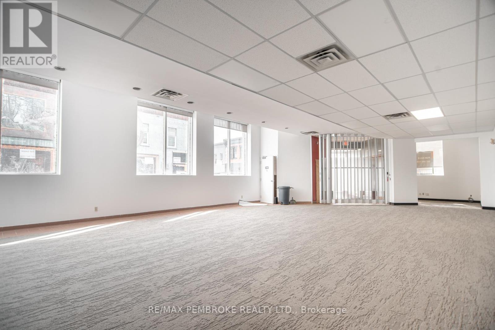 131 Pembroke Street W, Pembroke, Ontario  K8A 5M7 - Photo 12 - X12387804