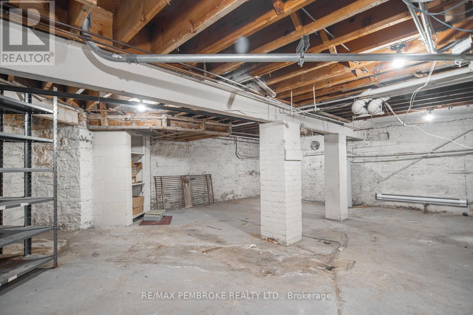 131 Pembroke Street W, Pembroke, Ontario  K8A 5M7 - Photo 34 - X12387804