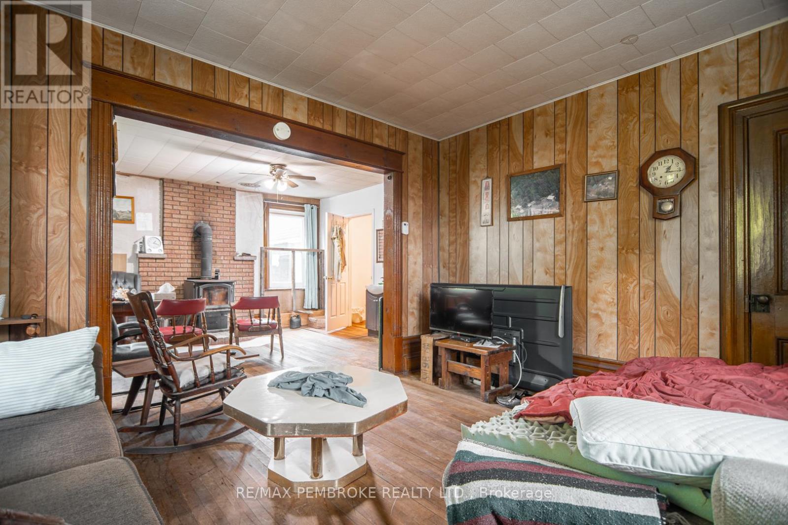 2252 Zion Line, Whitewater Region, Ontario  K8A 6W3 - Photo 12 - X12387879