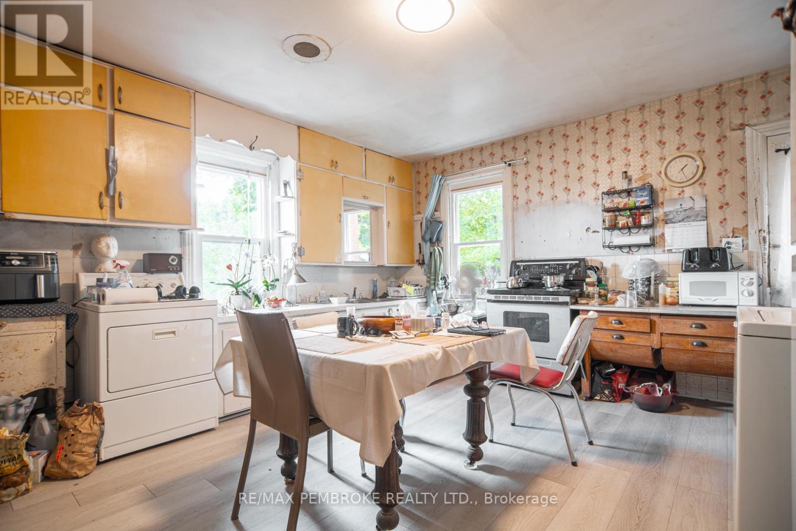 2252 Zion Line, Whitewater Region, Ontario  K8A 6W3 - Photo 6 - X12387879