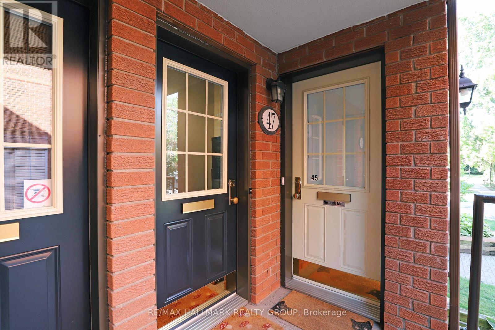 47 Crispin Private, Ottawa, Ontario  K1K 2T7 - Photo 5 - X12387783