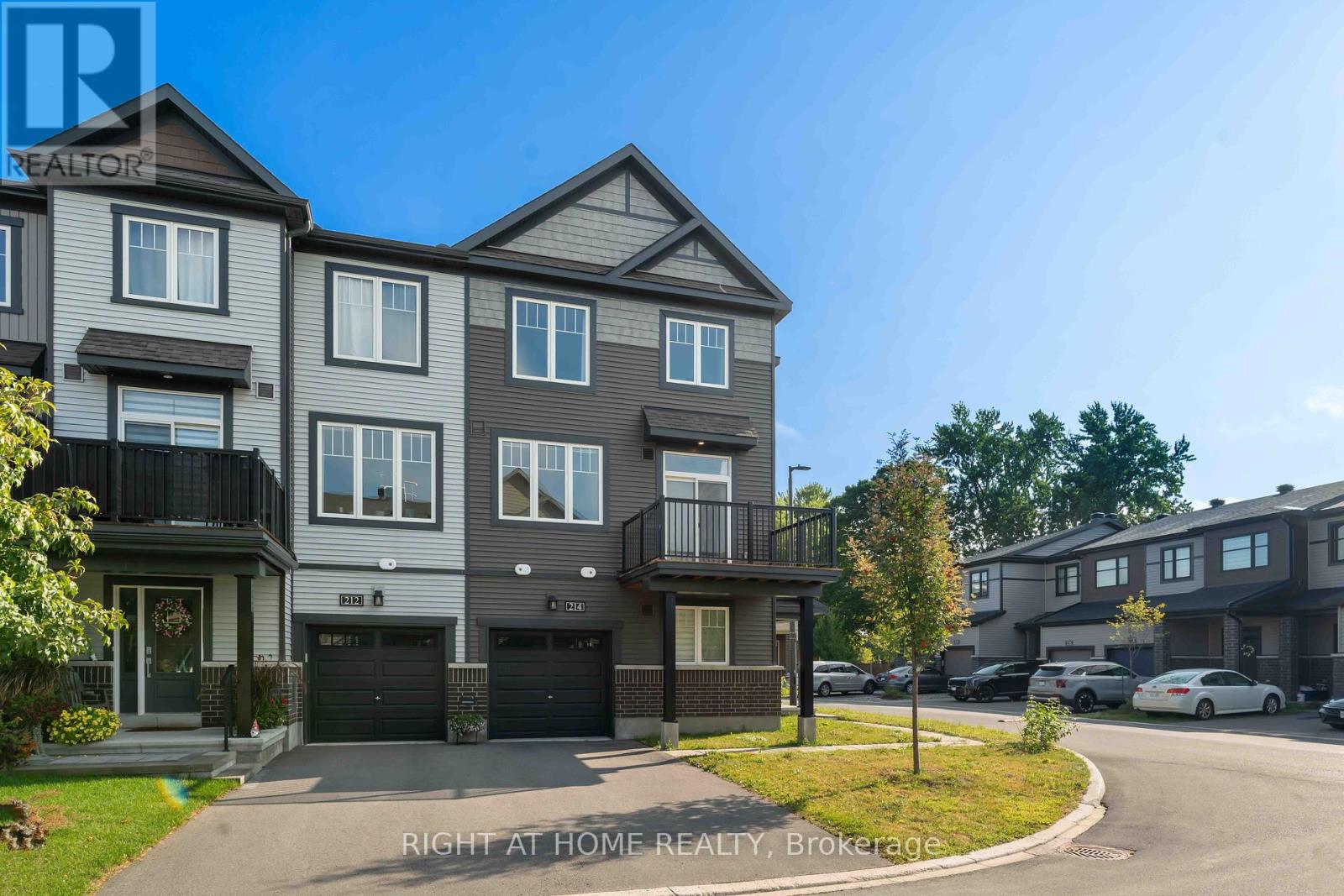 Property at 214 ATTWELL PRIVATE image 3